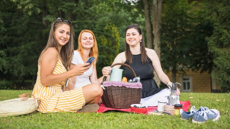 11 Amazing Tips To Host An Eco Friendly Picnic
